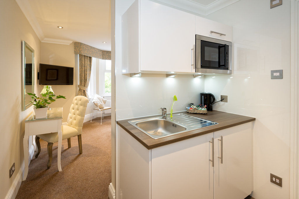 Cheshire Hospitality Ltd T\/A Lennox Lea Studios & Apartments 세일 외부 사진