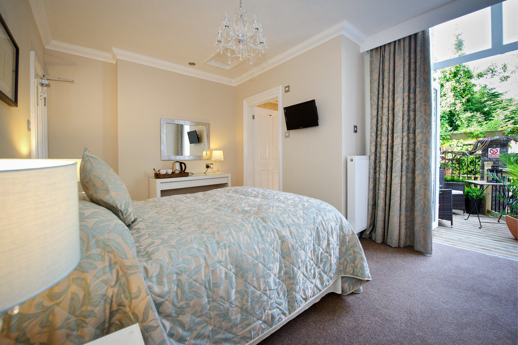 Cheshire Hospitality Ltd T\/A Lennox Lea Studios & Apartments 세일 외부 사진