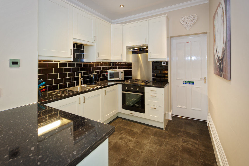 Cheshire Hospitality Ltd T\/A Lennox Lea Studios & Apartments 세일 외부 사진