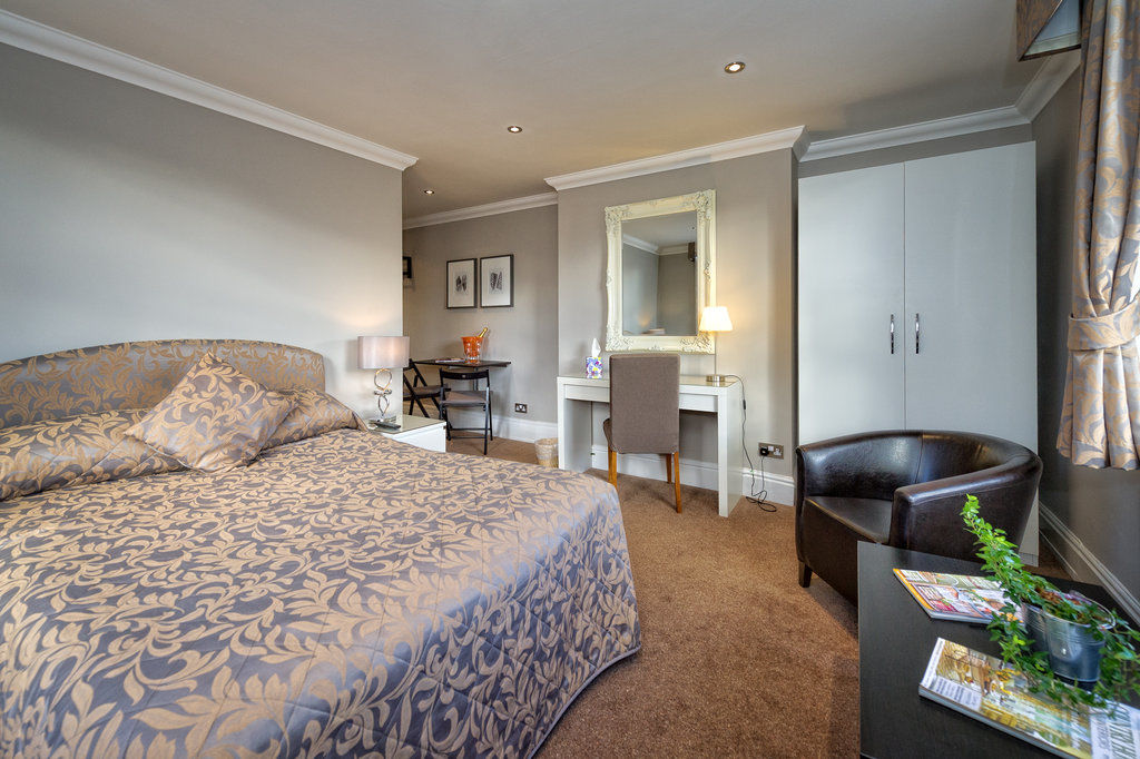 Cheshire Hospitality Ltd T\/A Lennox Lea Studios & Apartments 세일 외부 사진