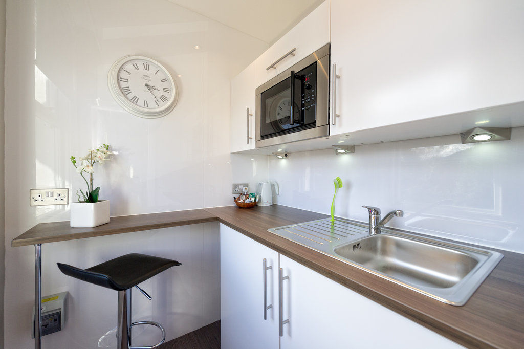 Cheshire Hospitality Ltd T\/A Lennox Lea Studios & Apartments 세일 외부 사진