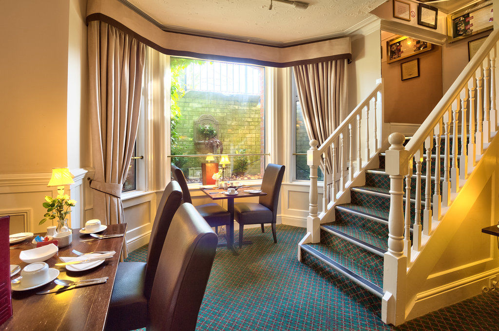 Cheshire Hospitality Ltd T\/A Lennox Lea Studios & Apartments 세일 외부 사진
