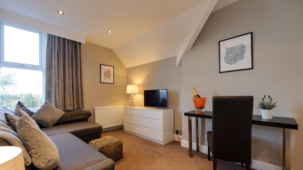 Cheshire Hospitality Ltd T\/A Lennox Lea Studios & Apartments 세일 외부 사진