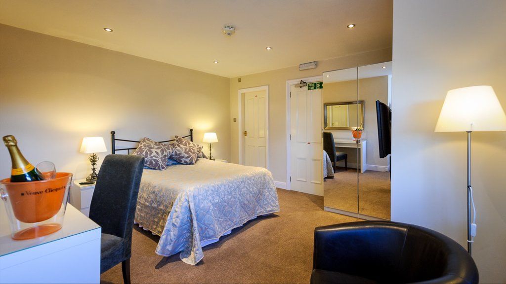 Cheshire Hospitality Ltd T\/A Lennox Lea Studios & Apartments 세일 외부 사진