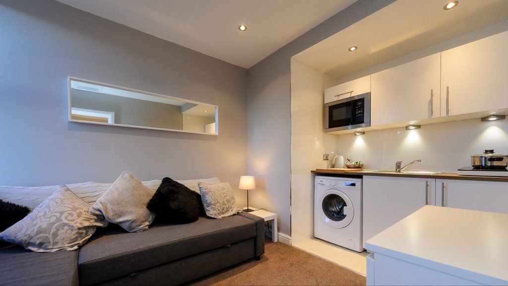 Cheshire Hospitality Ltd T\/A Lennox Lea Studios & Apartments 세일 외부 사진